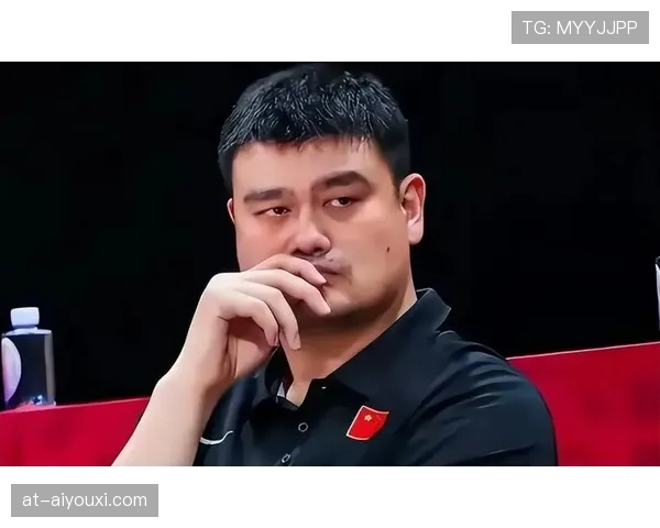 姚明穿拖鞋登私人飞机，看到那反差我笑到肚子疼